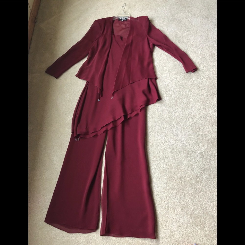 Elegant Maroon Pantsuit